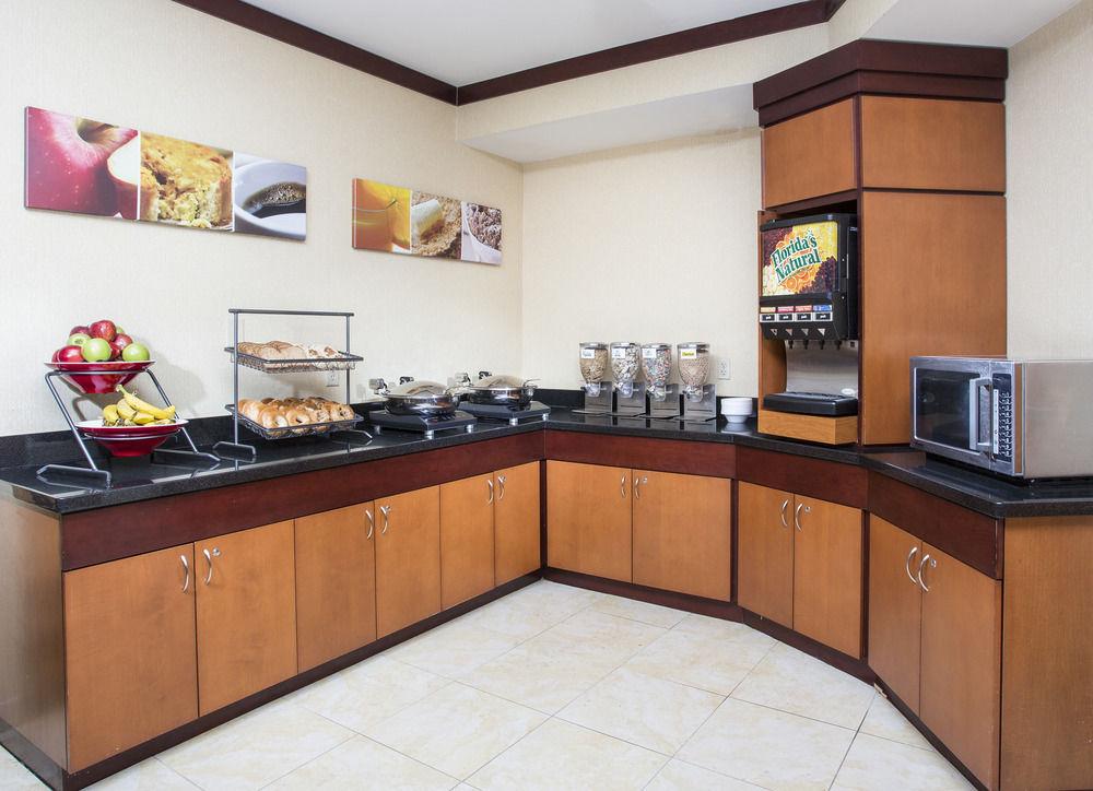 Fairfield Inn & Suites Canton Северен Кантон Екстериор снимка