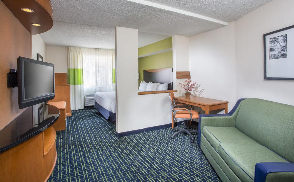 Fairfield Inn & Suites Canton Северен Кантон Екстериор снимка