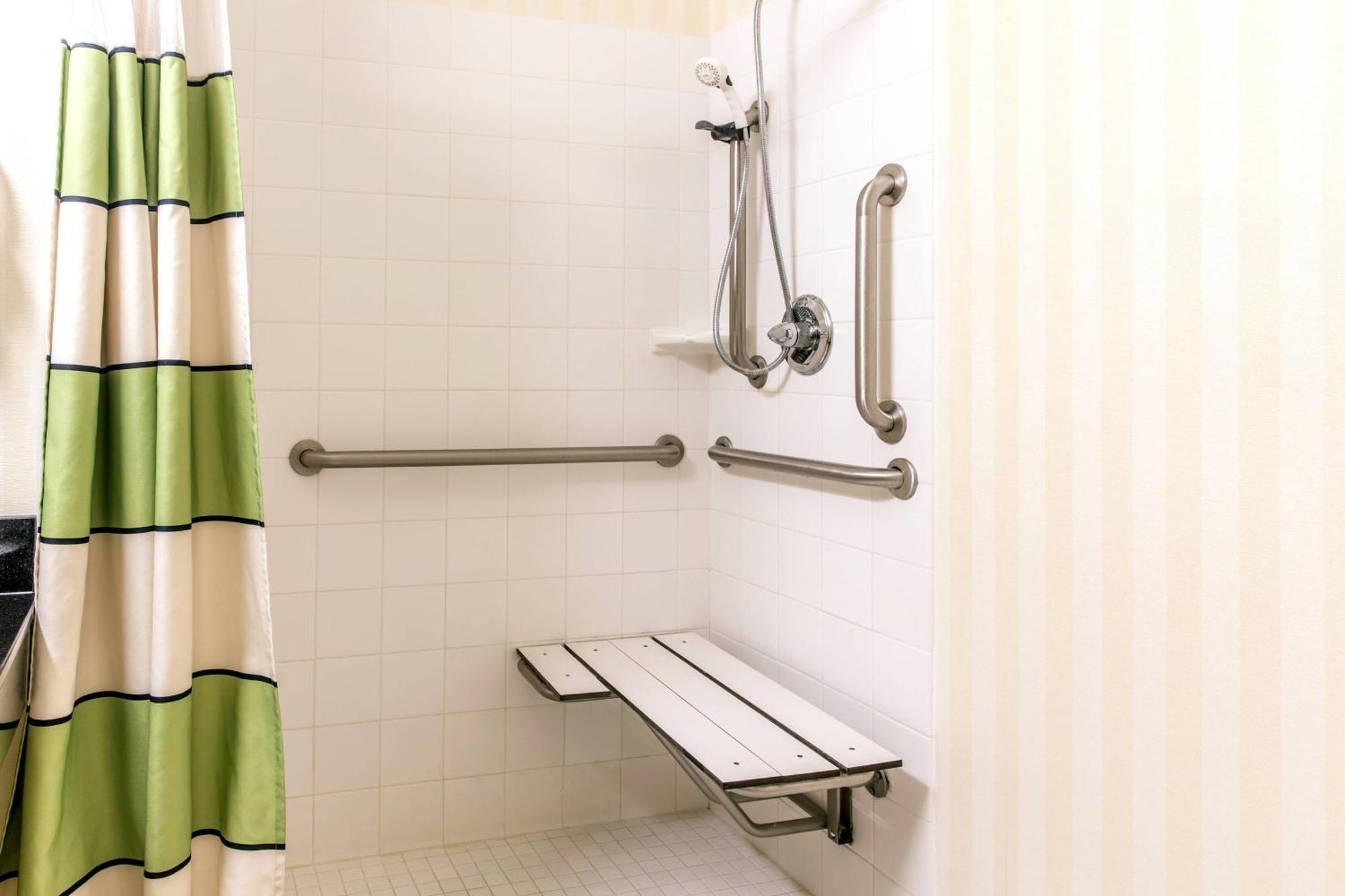 Fairfield Inn & Suites Canton Северен Кантон Екстериор снимка