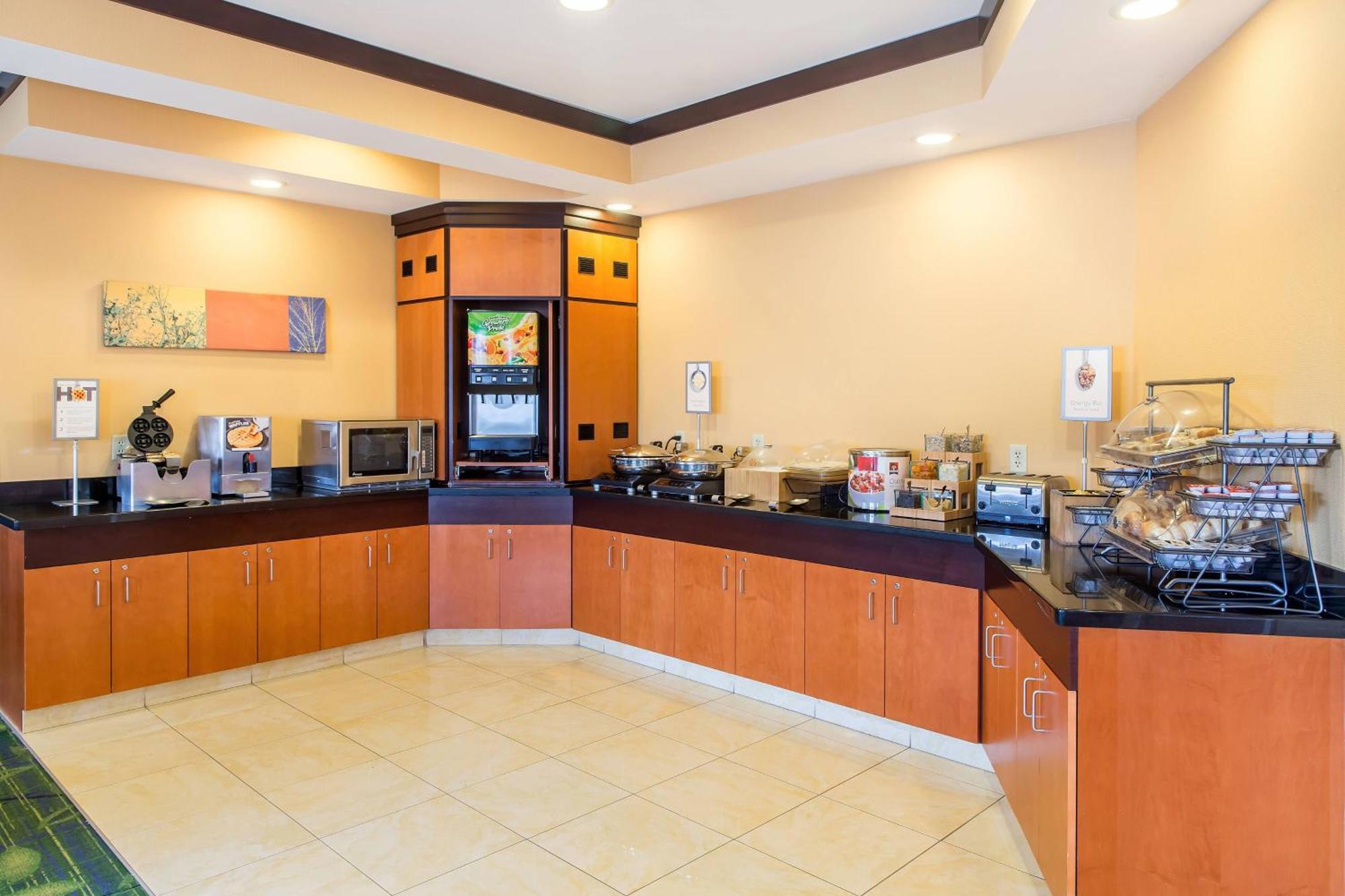 Fairfield Inn & Suites Canton Северен Кантон Екстериор снимка